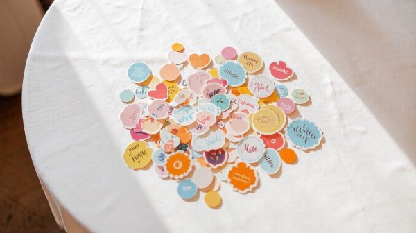 Stupisci con adesivi personalizzati per ogni evento